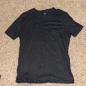 Large men’s grey GAP short sleeve shirt